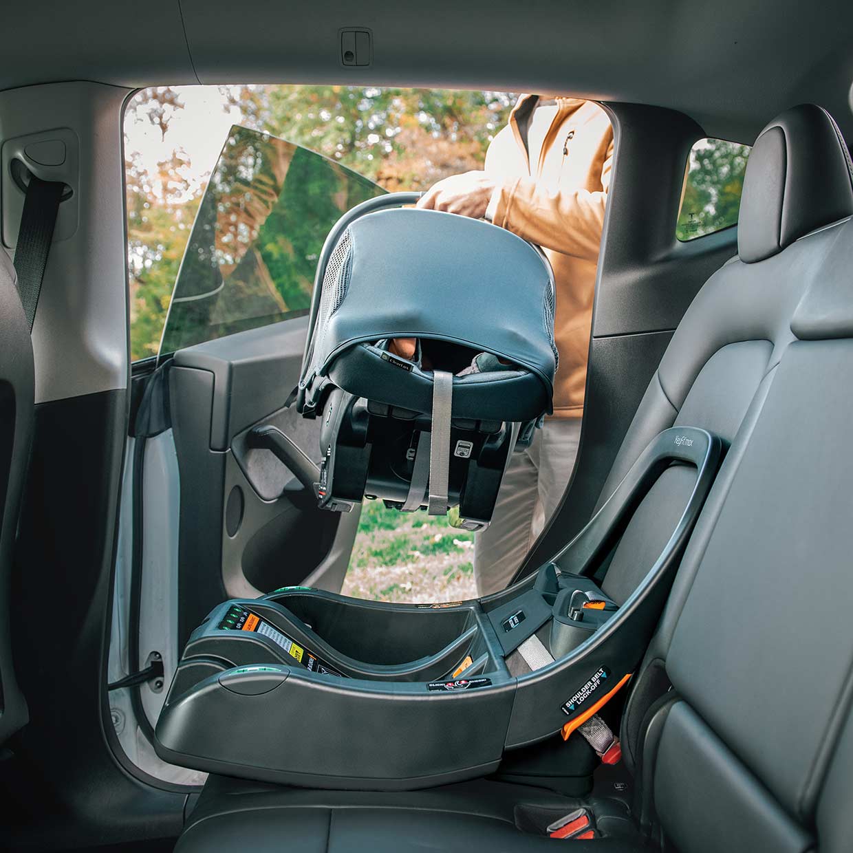 Chicco KeyFit Max Zip ClearLux Infant Car Seat Base image